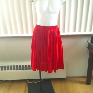 H&M Red Pleated Mini Skirt